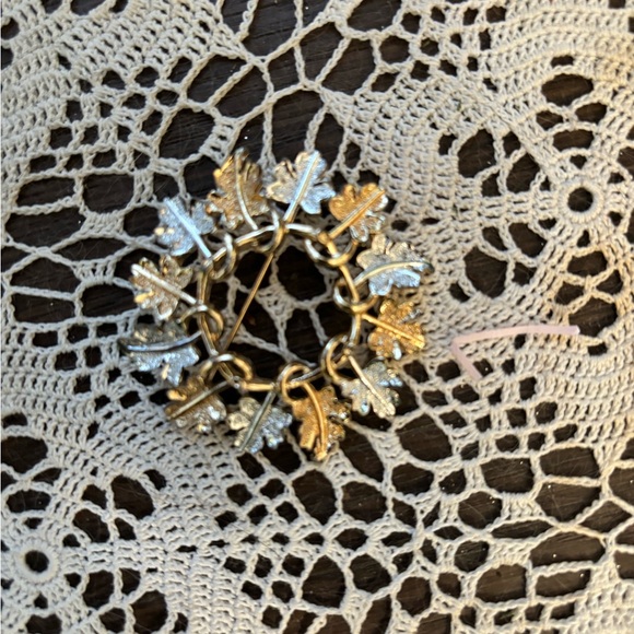 Lot of 9 Vintage Costume Jewelry Brooches ~ 50’s ~ 60’s Rockabilly Mad Men - Picture 9 of 10